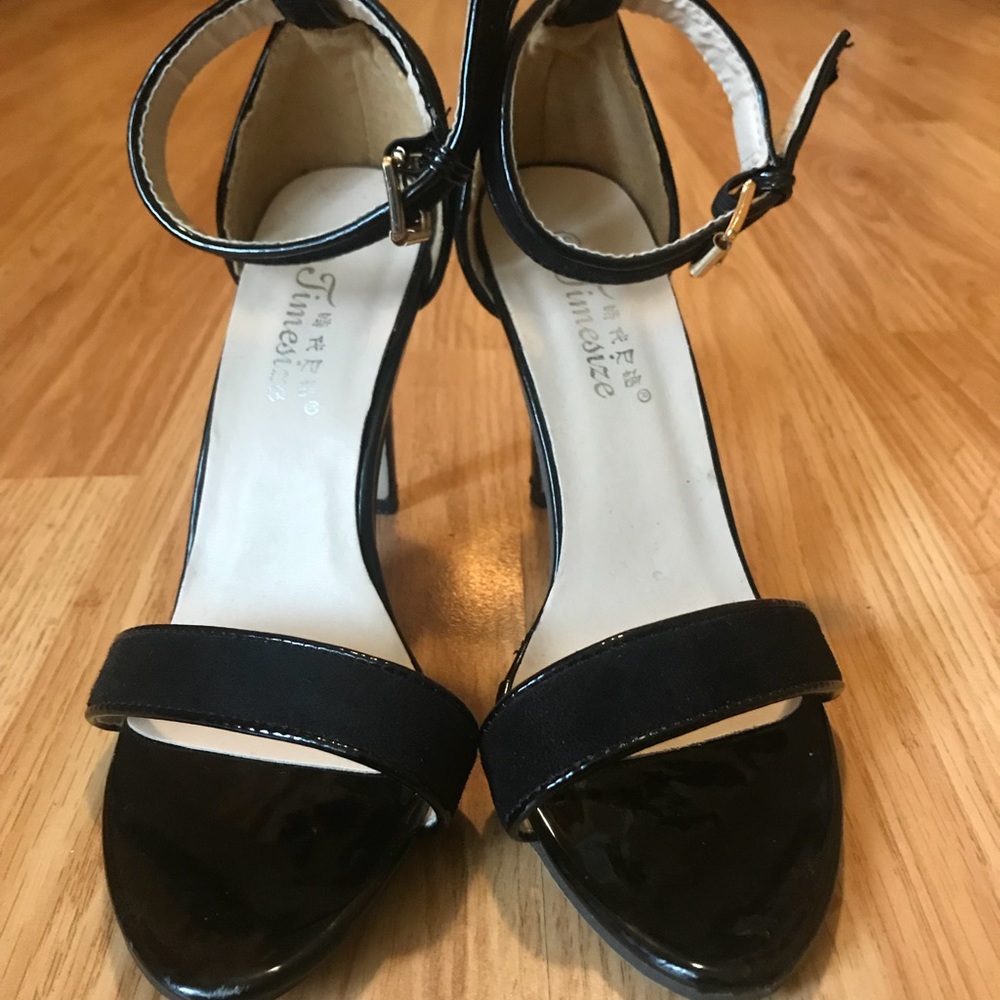 Black Sandal Size 6.5 Heels